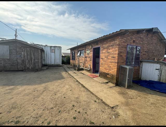 2 BEDROOM FREEHOLD FOR SALE IN MPOPHOMENI